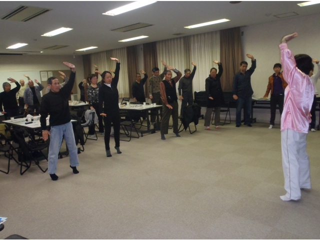 李亜平講師による気功指導