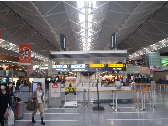 中部国際空港出発ロビー