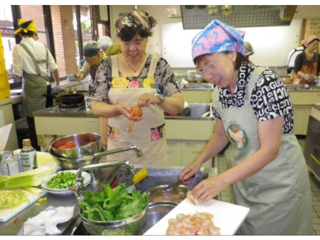 「什锦玉米」下ごしらえ