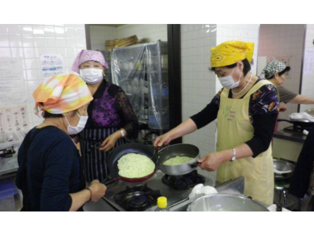 「蔬菜饼」を焼く