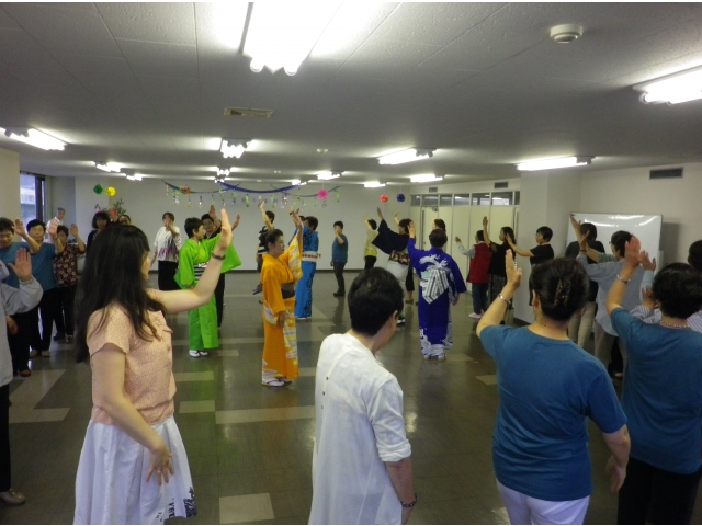 盆踊りを教えていただきました