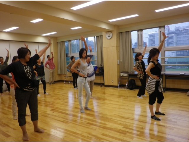 ダンス教室の始まりです