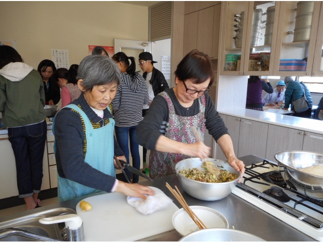 餃子などの料理を作りました