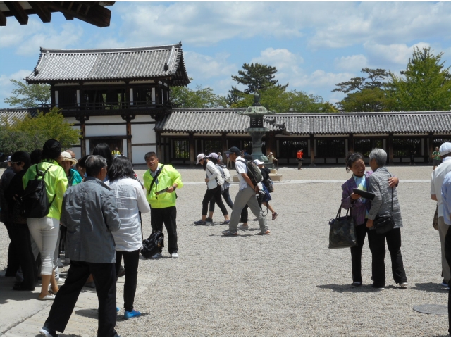 「回廊」の内側から「上御堂」へ向かいます