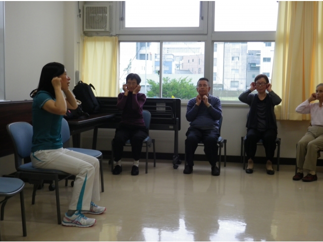 座ったままの気功も体験しました