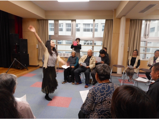 ダンス教室講師も参加され、踊りを披露