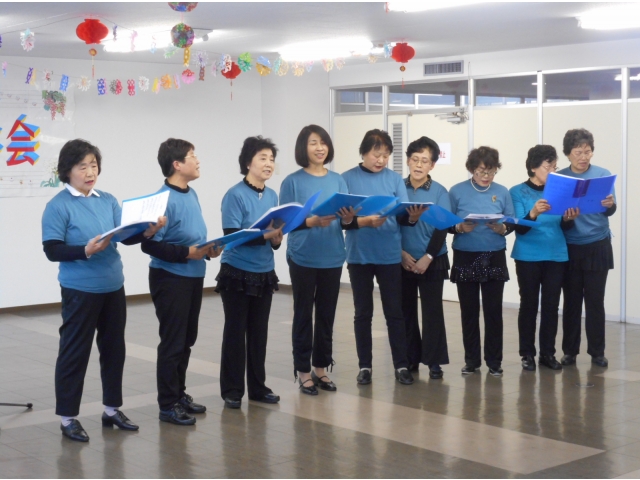 「楽器演奏と歌教室」の皆さんです