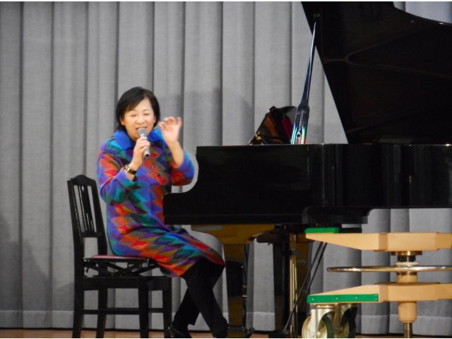 金小玲さんの合唱指導