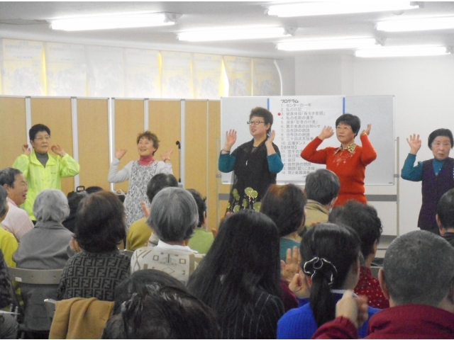 長生き音頭を、歌って踊りました