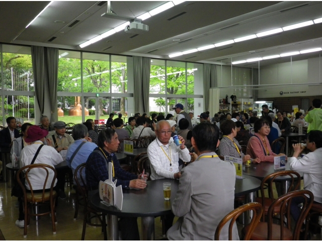 ビールやソフトドリンクを試飲しました