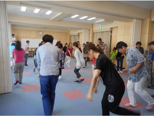 「春駒」の踊りです