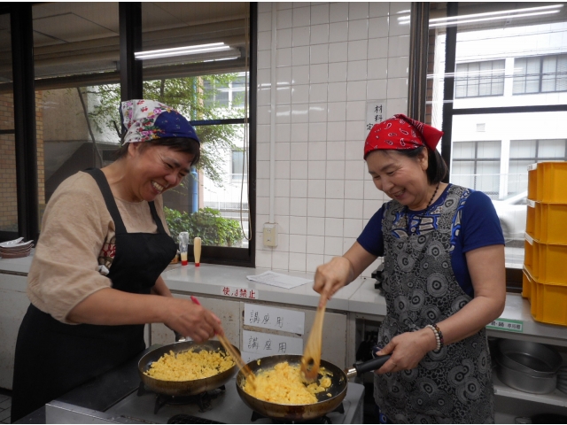 そぼろ丼の具作り