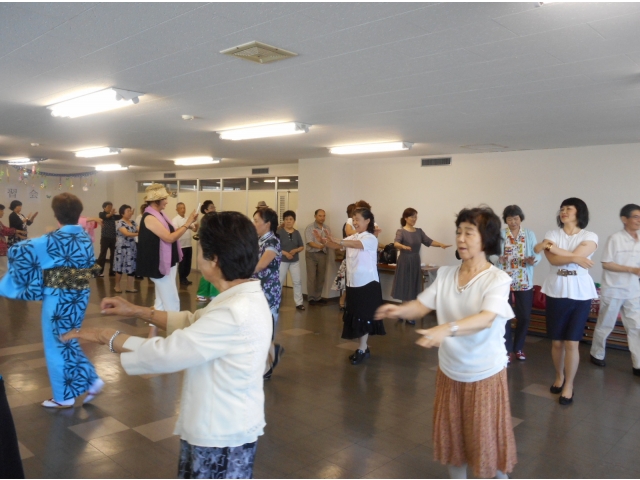 「炭坑節」を踊りました。