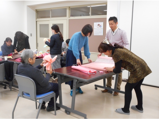 紙を何枚も重ねて．．．．