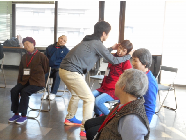 ２日目　首のストレッチ