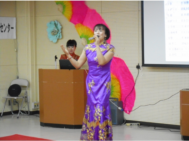 日本語と中国語の歌が披露されました