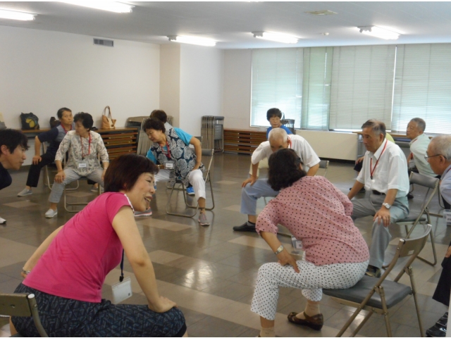 「肩を入れる」体操