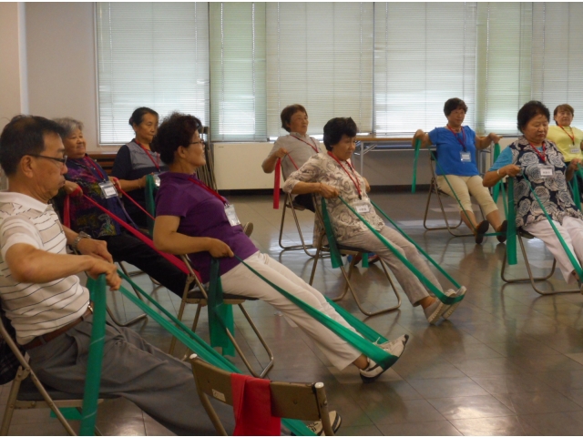 「ボートを漕ぐ」動作のトレーニング