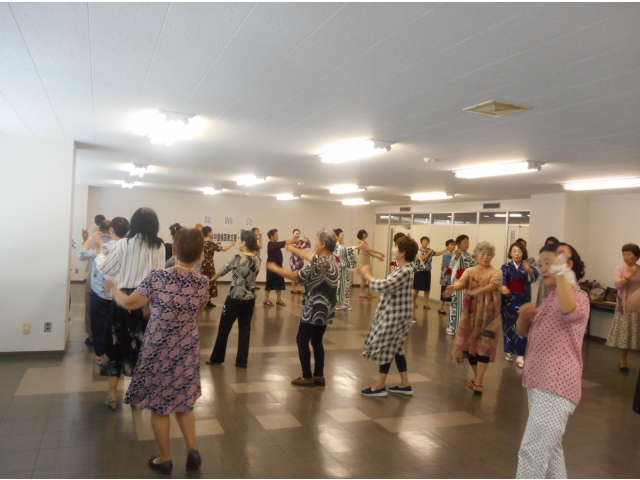 「炭坑節」を踊りました。