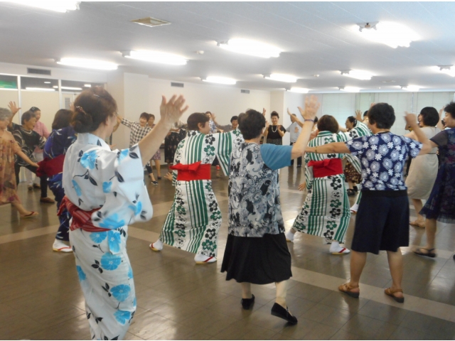 「大名古屋音頭」の決めポーズが決まりました。