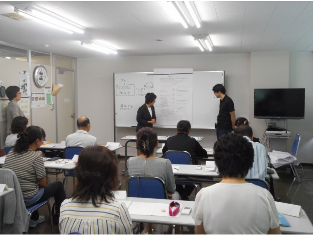 センター職員も参加し応対練習をしました。