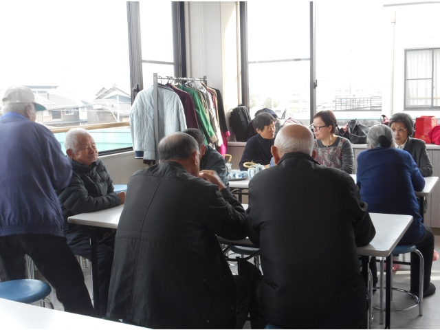 １世世代の皆さんは、お話をされていました。