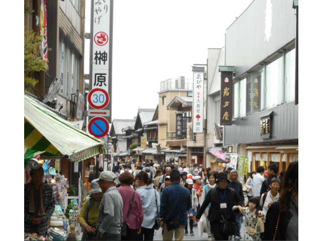 宇治橋近くのおかげ横丁は大盛況でした。