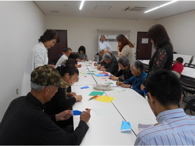 若い方達に協力してもらいました。