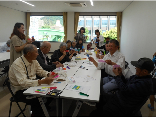 折り紙で作った自作の鯉のぼりです。