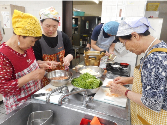 豆苗とむきエビのスープの下ごしらえです。
