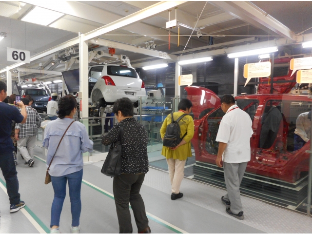 歴史館2階　自動車製造ラインの展示