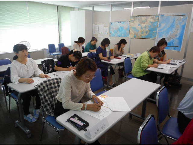 10/20　香典の書き方を練習しました。