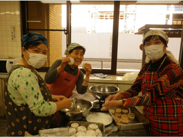 レンコン餃子、楽しく作りました。