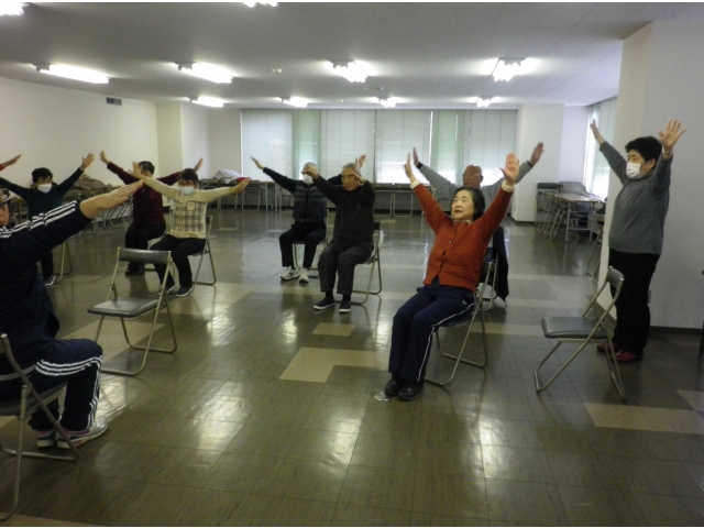 最後に整理運動をして、健康教室を終えました。