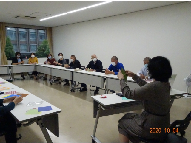 折り紙でペンギンを作りました。