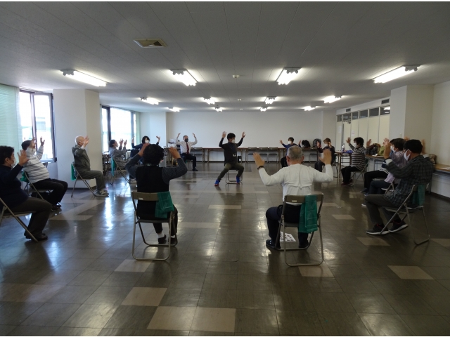 上半身の準備運動です。