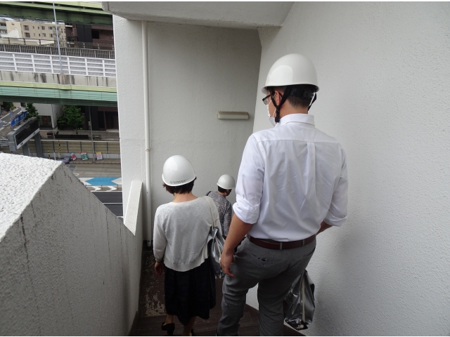 非常階段を使って1階へ避難しました。