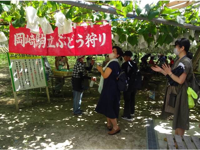 園入口で手指の消毒
