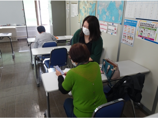 手とり足とり…