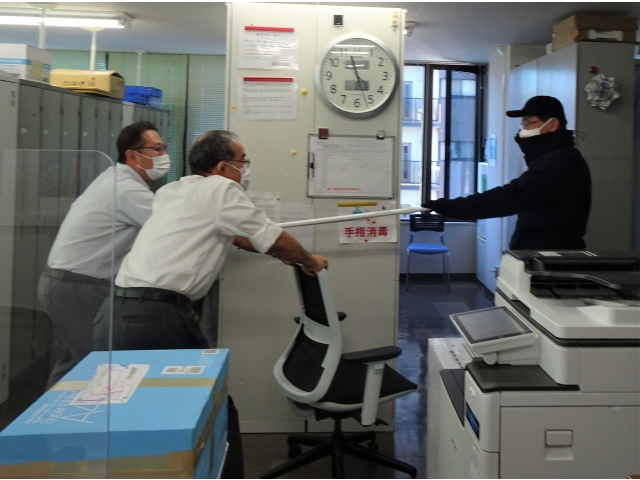 イス・棒を使っての防御（訓練）