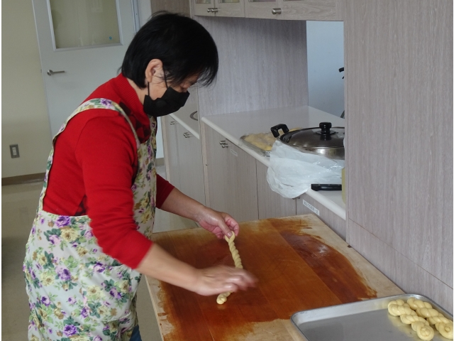 くるくるねじって麻花づくり