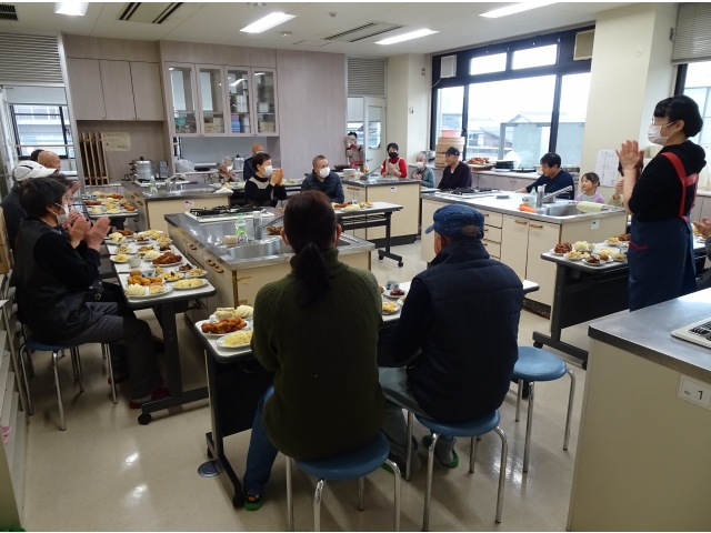 みんな揃って「いただきます！」